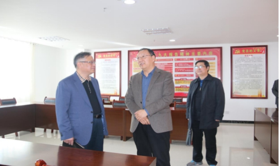省委常委、省總工會主席馬吉孝等一行蒞臨青海物產(chǎn)集團公司視察，調(diào)研指導(dǎo)道路貨運企業(yè)建會、貨運司機入會等工作
