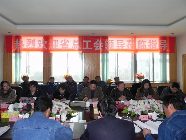 深入車間班組、“零距離”接觸職工、體驗(yàn)職工生活、傾聽職工心聲