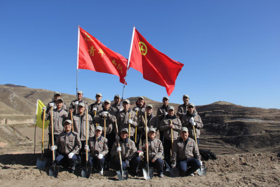 有一種奉獻(xiàn)叫“五四精神”，有一種擔(dān)當(dāng)叫“青年突擊隊(duì)”